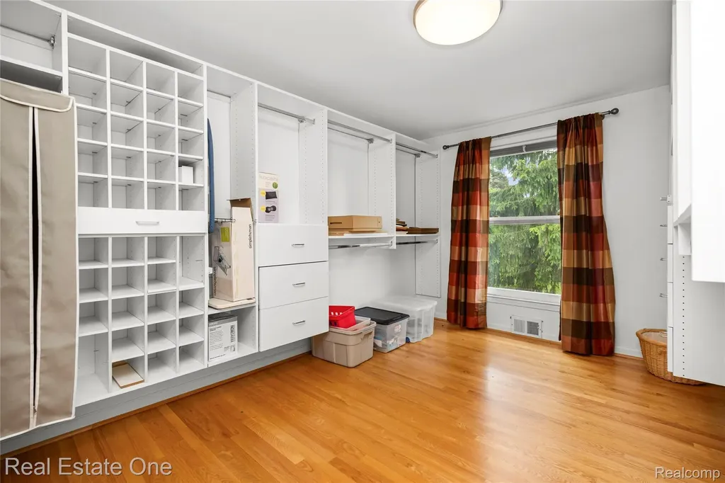 2503 Wickfield Road West Bloomfield Charter Township MI 48323