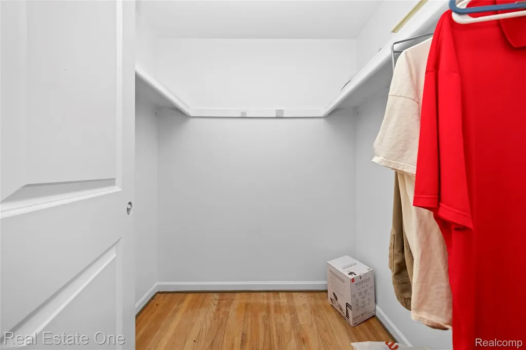 2503 Wickfield Road West Bloomfield Charter Township MI 48323