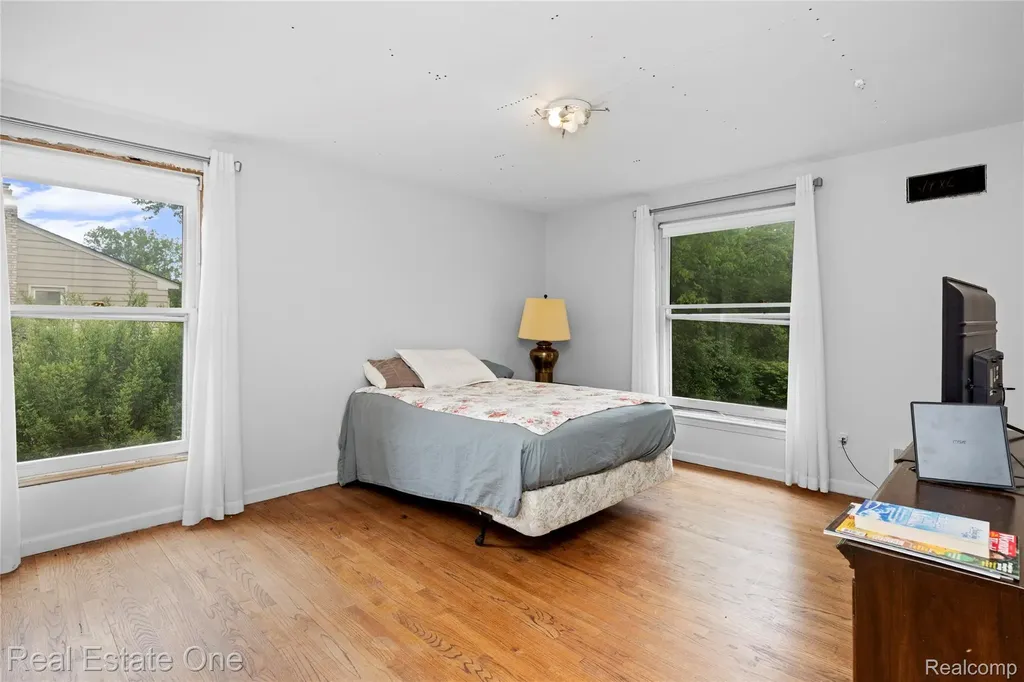 2503 Wickfield Road West Bloomfield Charter Township MI 48323