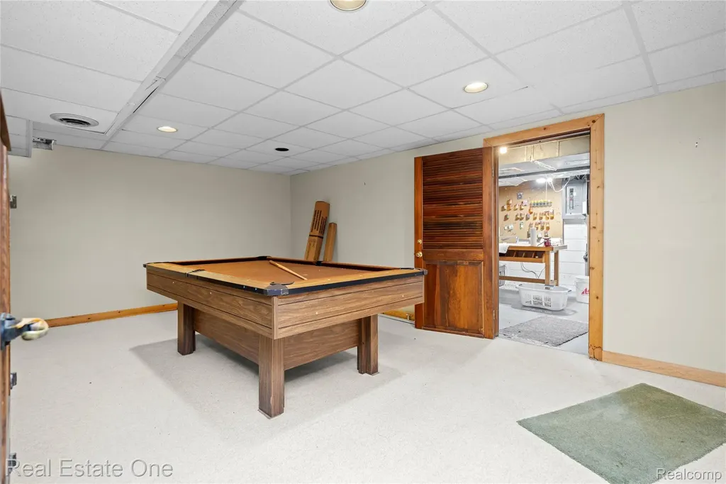 2503 Wickfield Road West Bloomfield Charter Township MI 48323