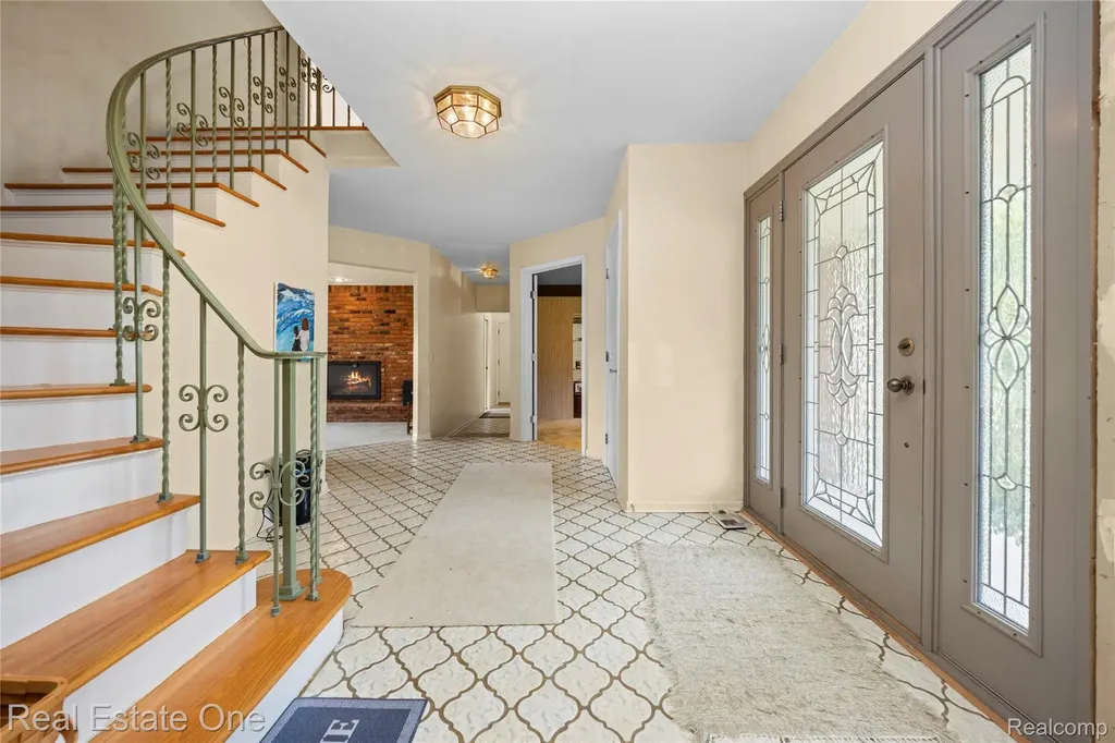 2503 Wickfield Road West Bloomfield Charter Township MI 48323