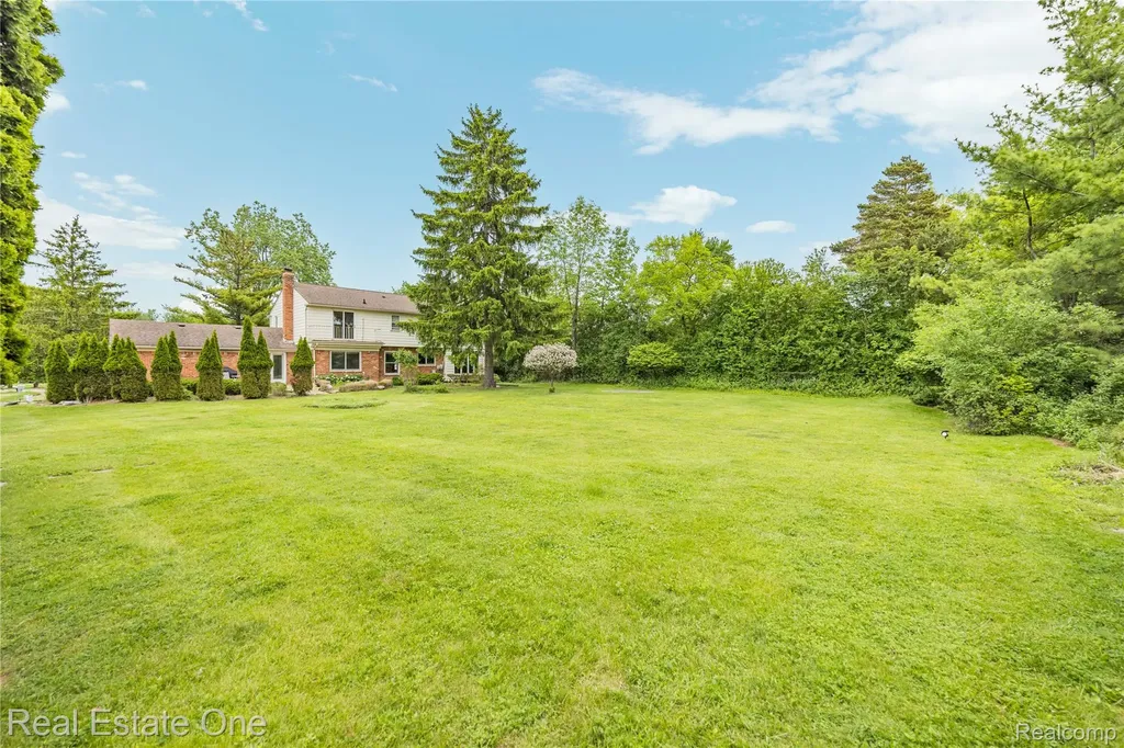2503 Wickfield Road West Bloomfield Charter Township MI 48323