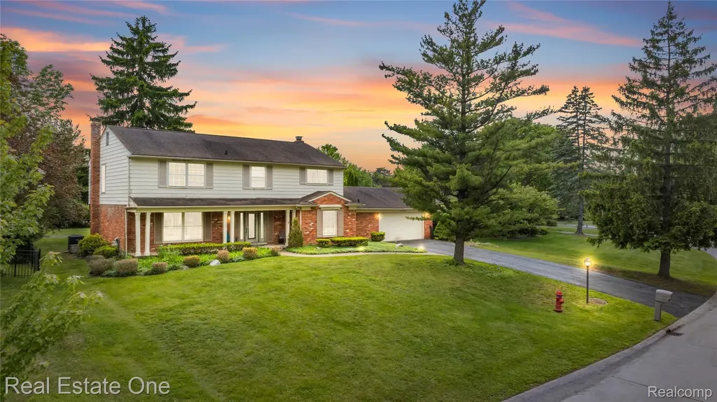 2503 Wickfield Road West Bloomfield Charter Township MI 48323