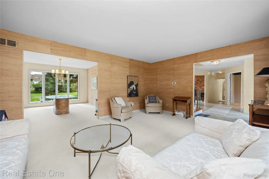 2503 Wickfield Road West Bloomfield Charter Township MI 48323