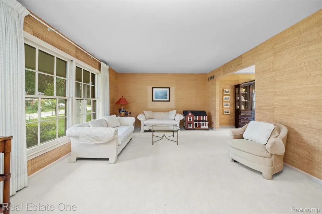 2503 Wickfield Road West Bloomfield Charter Township MI 48323