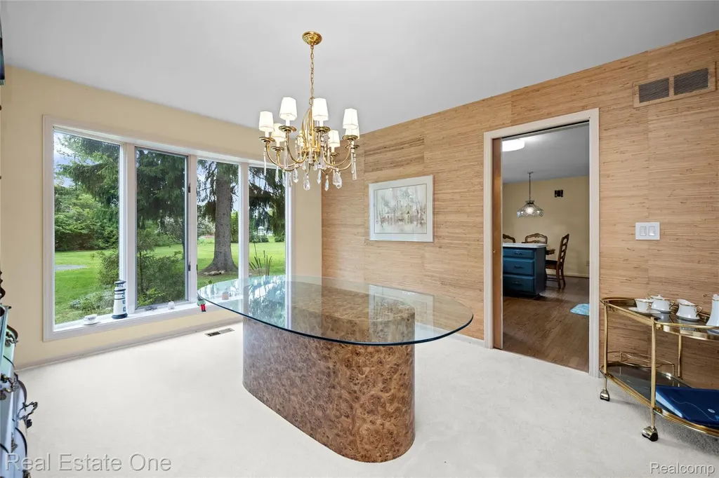2503 Wickfield Road West Bloomfield Charter Township MI 48323