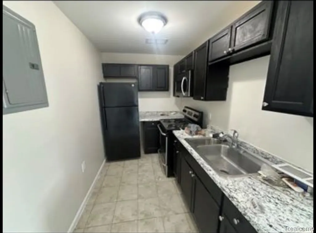 132 E Howard Street Pontiac City MI 48342