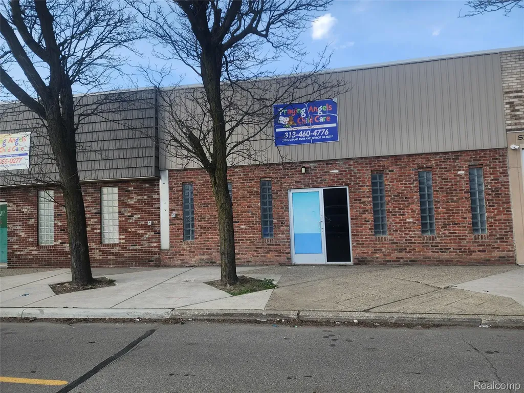 21548 Grand River Avenue Detroit City MI 48219