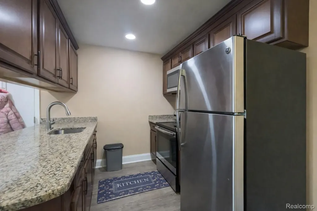 34720 Huntley Drive Sterling Heights City MI 48312