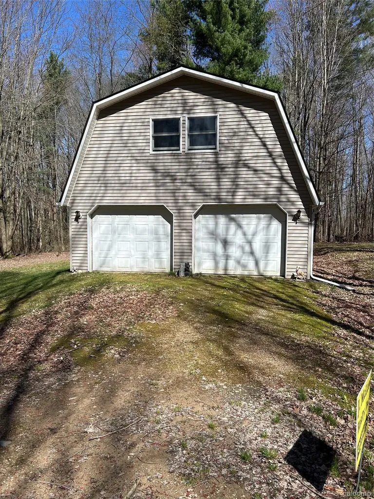 3805 Lee Hill Road Dayton Township MI 48744