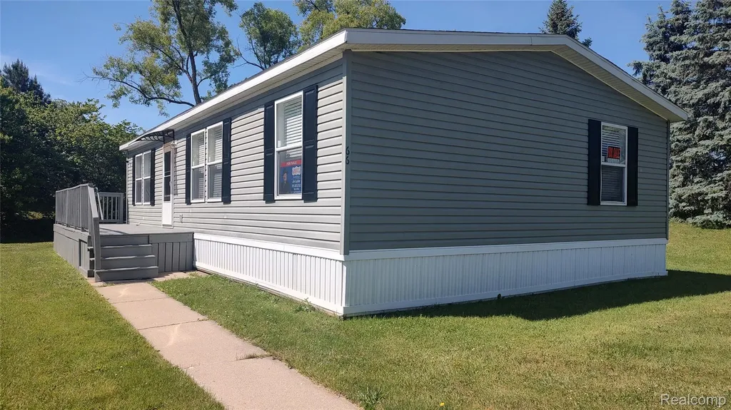 66 Grey Fox Court Grand Blanc Charter Township MI 48439