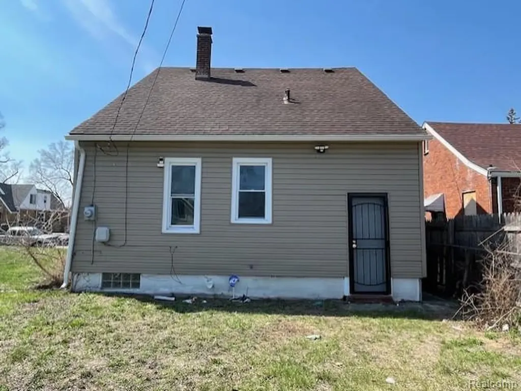 16878 Lilac Street Detroit City MI 48221