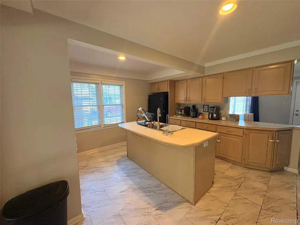 23349 Roxana Avenue Eastpointe City MI 48021