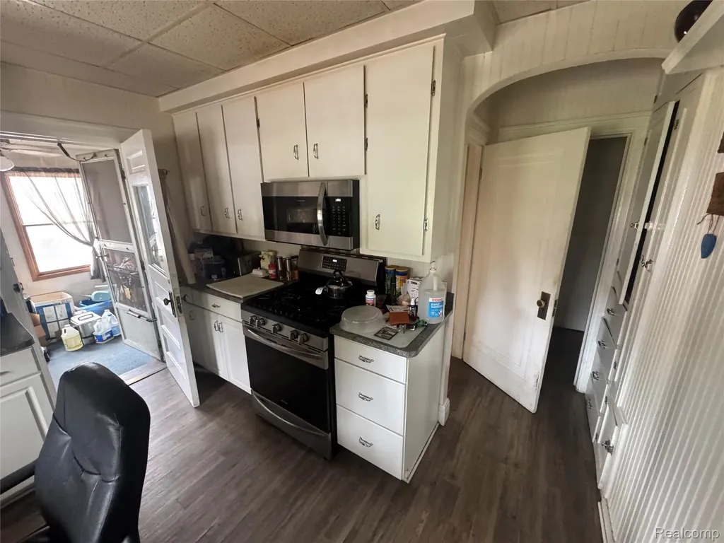 18230 Frazho Road Roseville City MI 48066