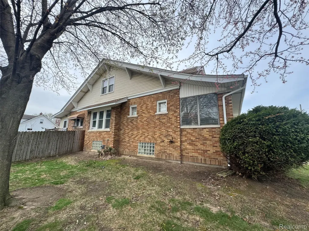 18230 Frazho Road Roseville City MI 48066