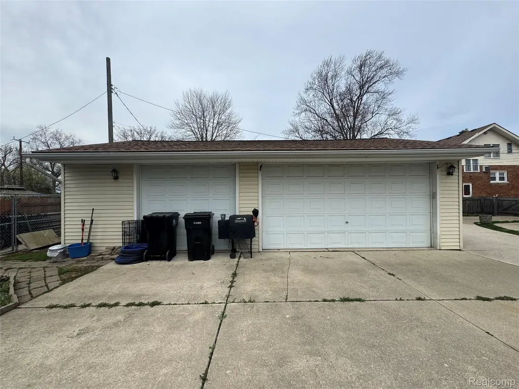 18230 Frazho Road Roseville City MI 48066