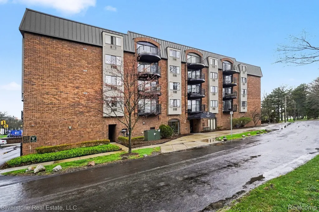 35300 Woodward Avenue Birmingham City MI 48009