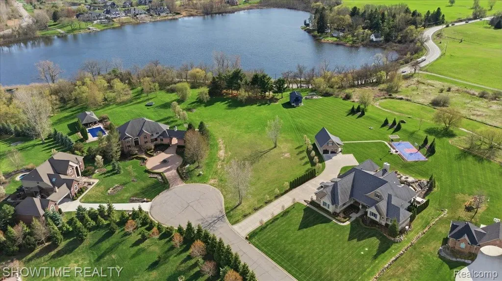 69225 Lake Point Court Bruce Township MI 48065