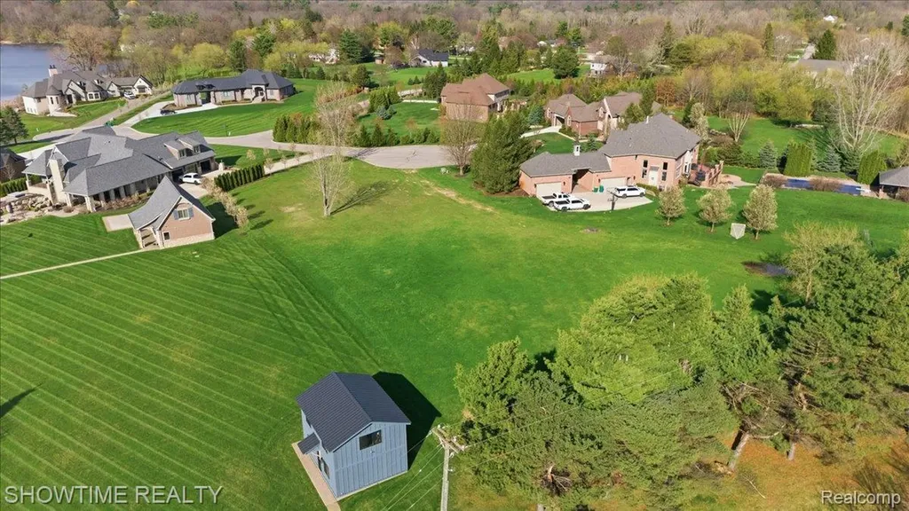 69225 Lake Point Court Bruce Township MI 48065