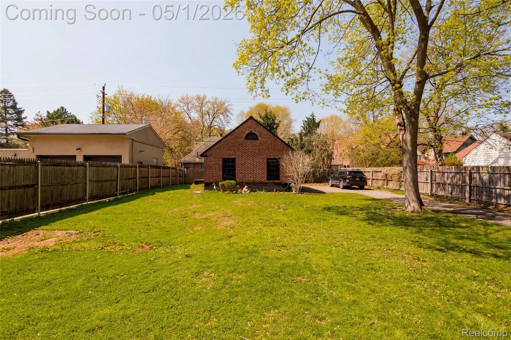2929 Burns Street Detroit City MI 48214