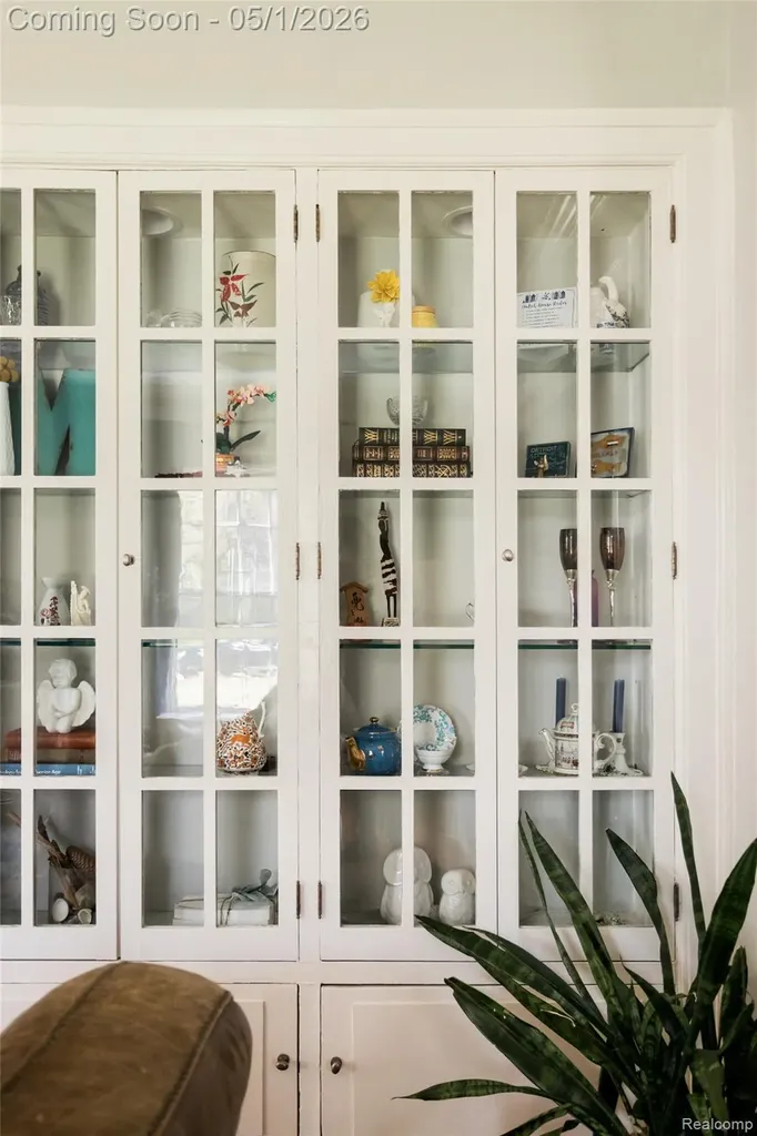 2929 Burns Street Detroit City MI 48214