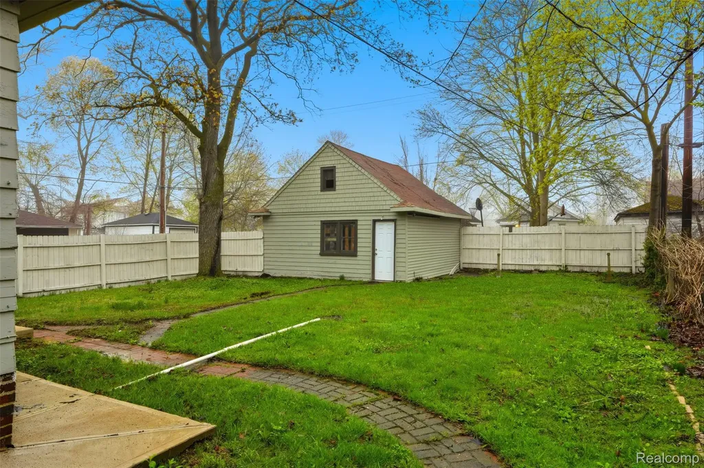 16614 Sunderland Road Detroit City MI 48219