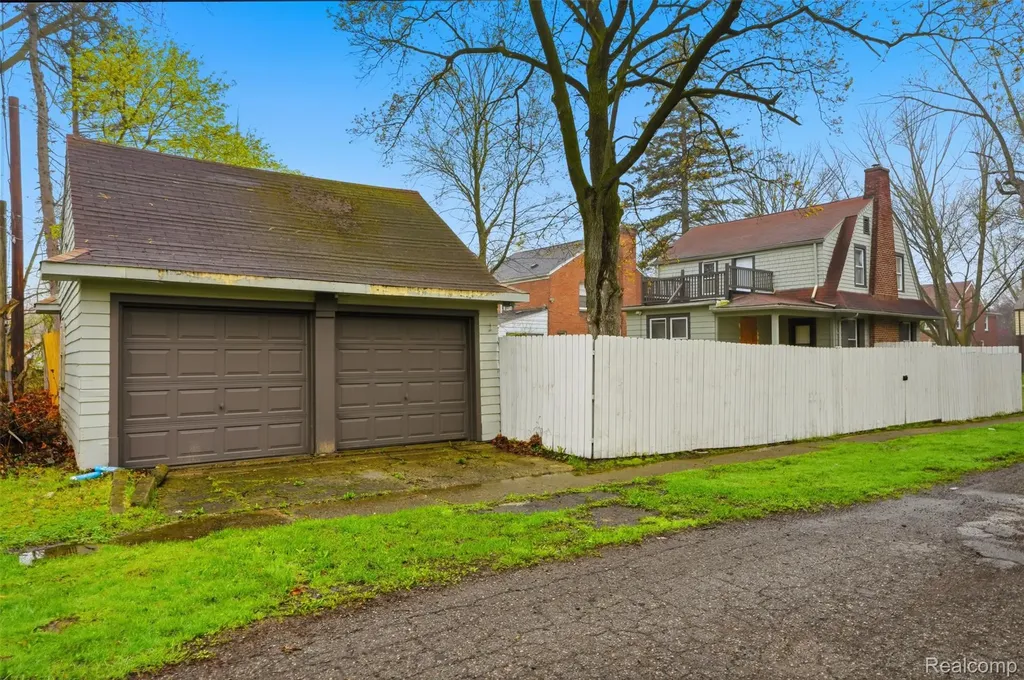 16614 Sunderland Road Detroit City MI 48219