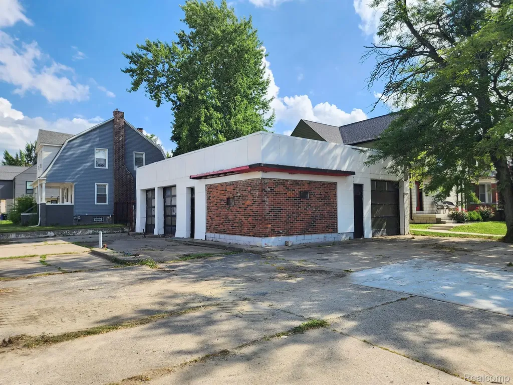 8041 John R Street Detroit City MI 48202