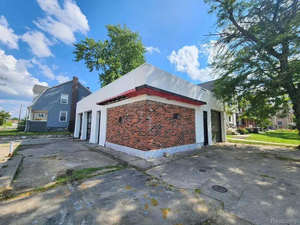 8041 John R Street Detroit City MI 48202