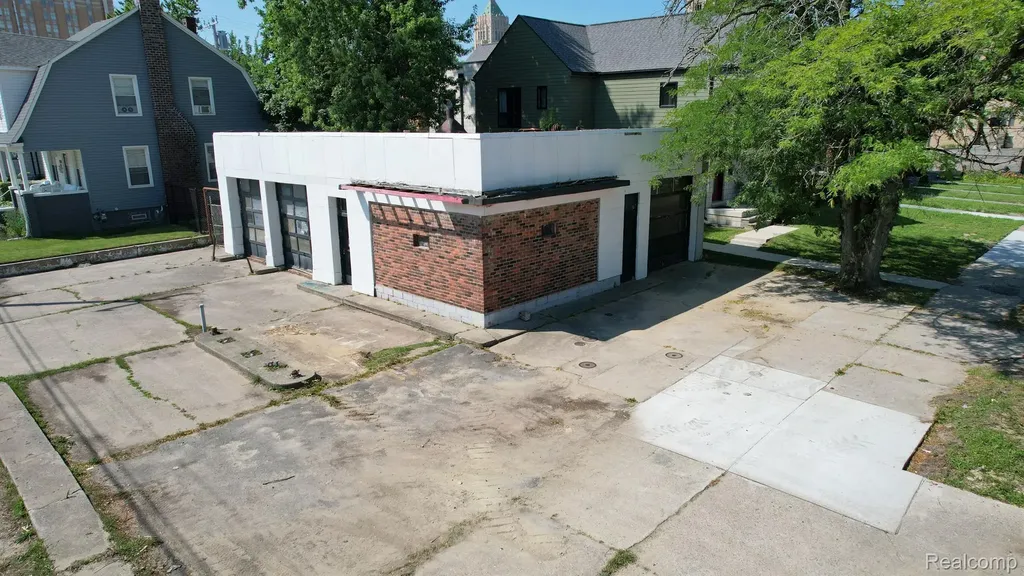 8041 John R Street Detroit City MI 48202