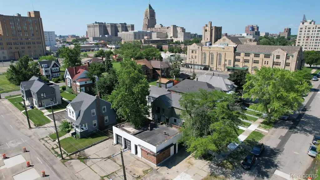 8041 John R Street Detroit City MI 48202