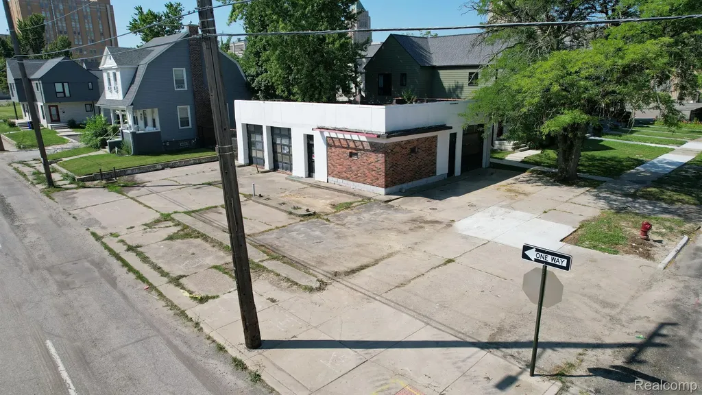 8041 John R Street Detroit City MI 48202