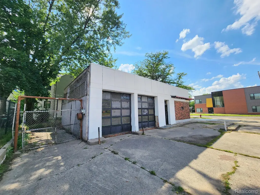 8041 John R Street Detroit City MI 48202