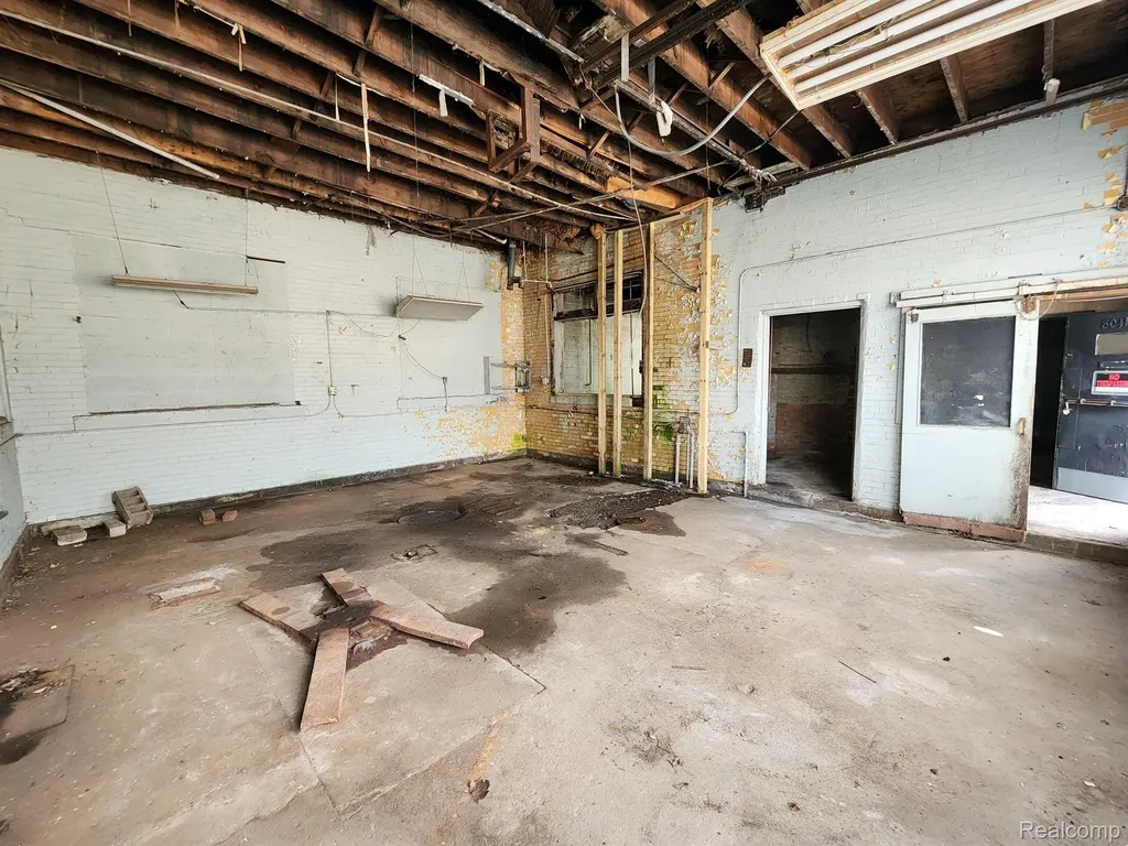 8041 John R Street Detroit City MI 48202