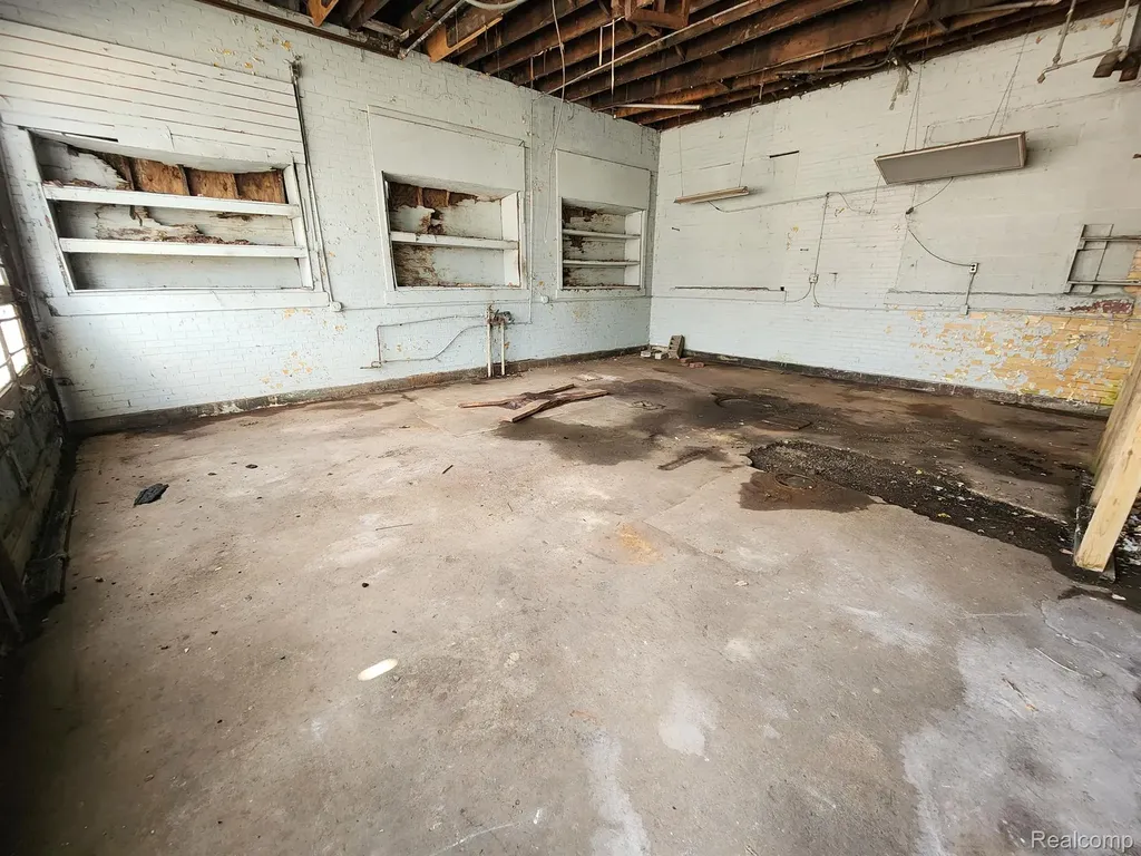 8041 John R Street Detroit City MI 48202