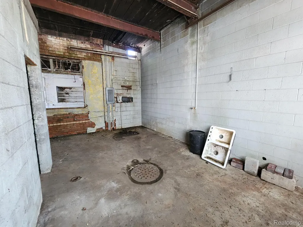8041 John R Street Detroit City MI 48202