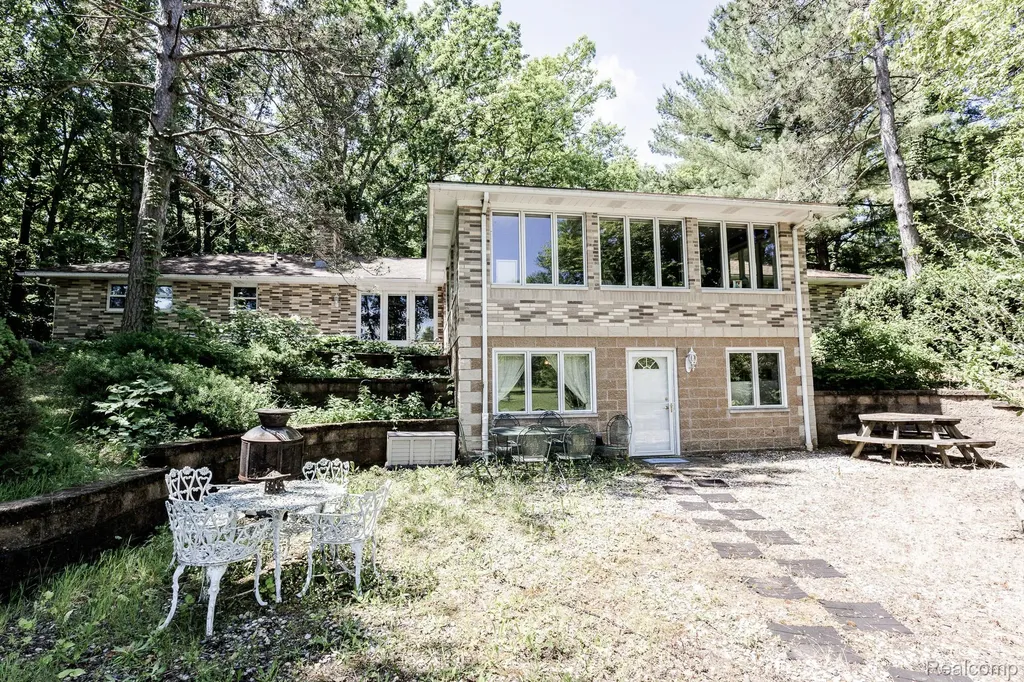 8197 Irish Road Millington Township MI 48746