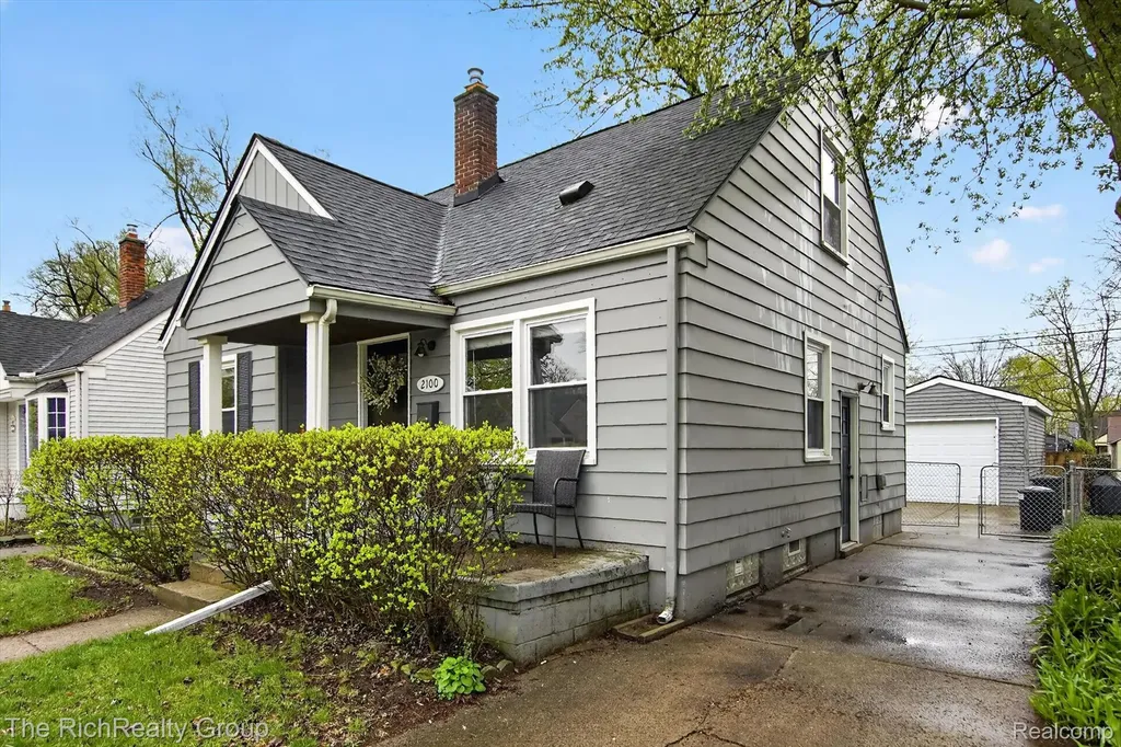 2100 Brockton Avenue Royal Oak City MI 48067