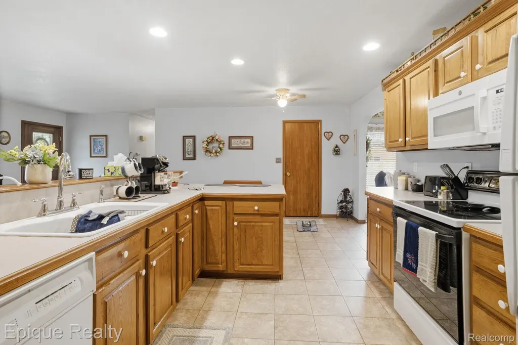 2491 Valley Church Drive Thetford Township MI 48420