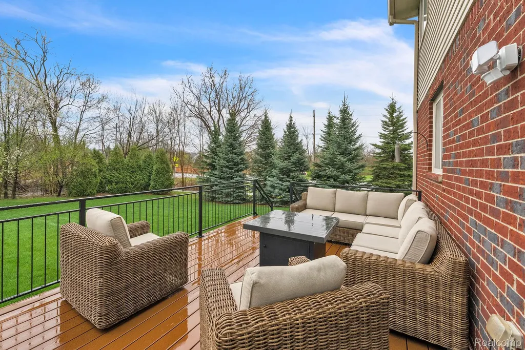 1002 Carriage Trace Boulevard South Lyon City MI 48178
