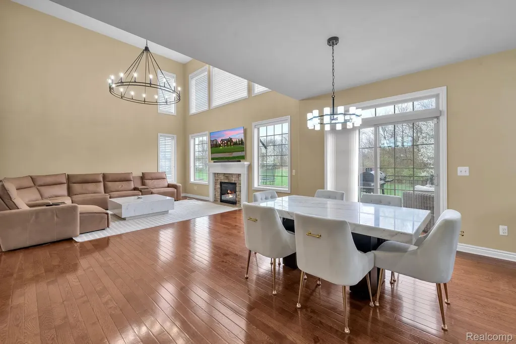 1002 Carriage Trace Boulevard South Lyon City MI 48178