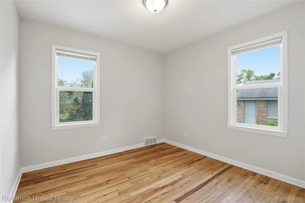 18315 Five Points Street Redford Charter Township MI 48240