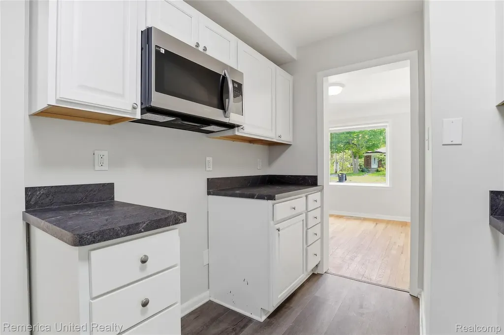 18315 Five Points Street Redford Charter Township MI 48240