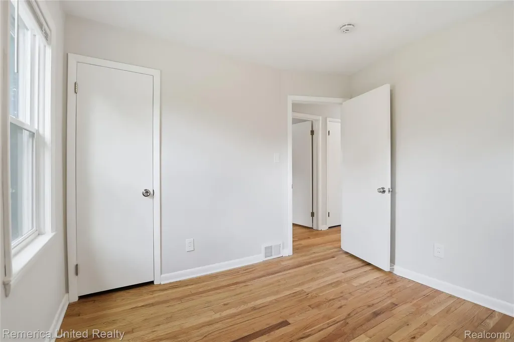 18315 Five Points Street Redford Charter Township MI 48240