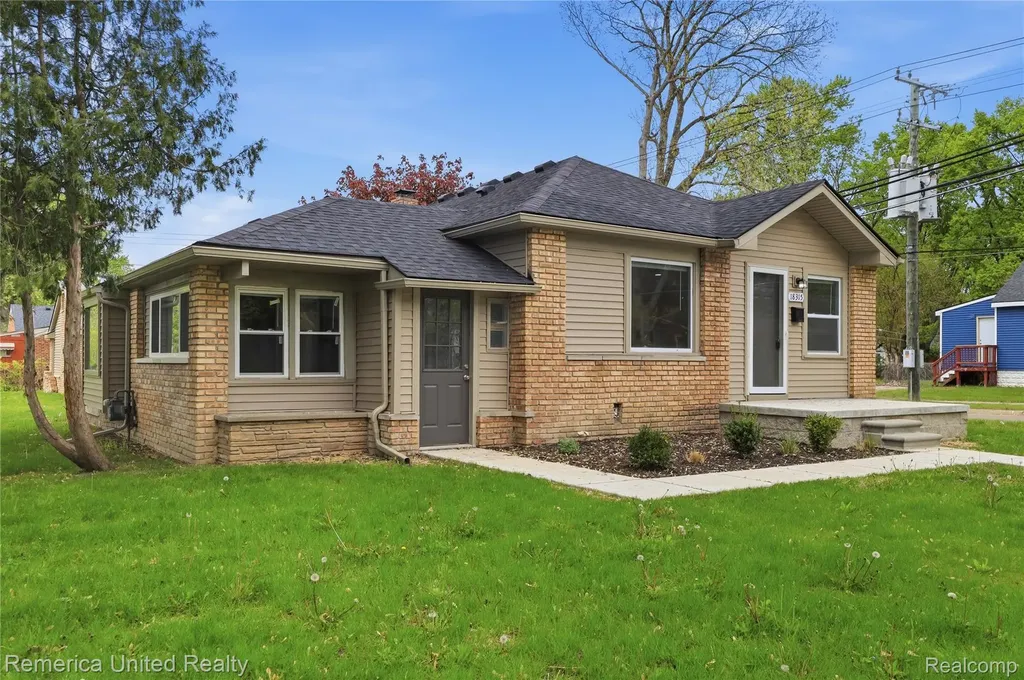 18315 Five Points Street Redford Charter Township MI 48240