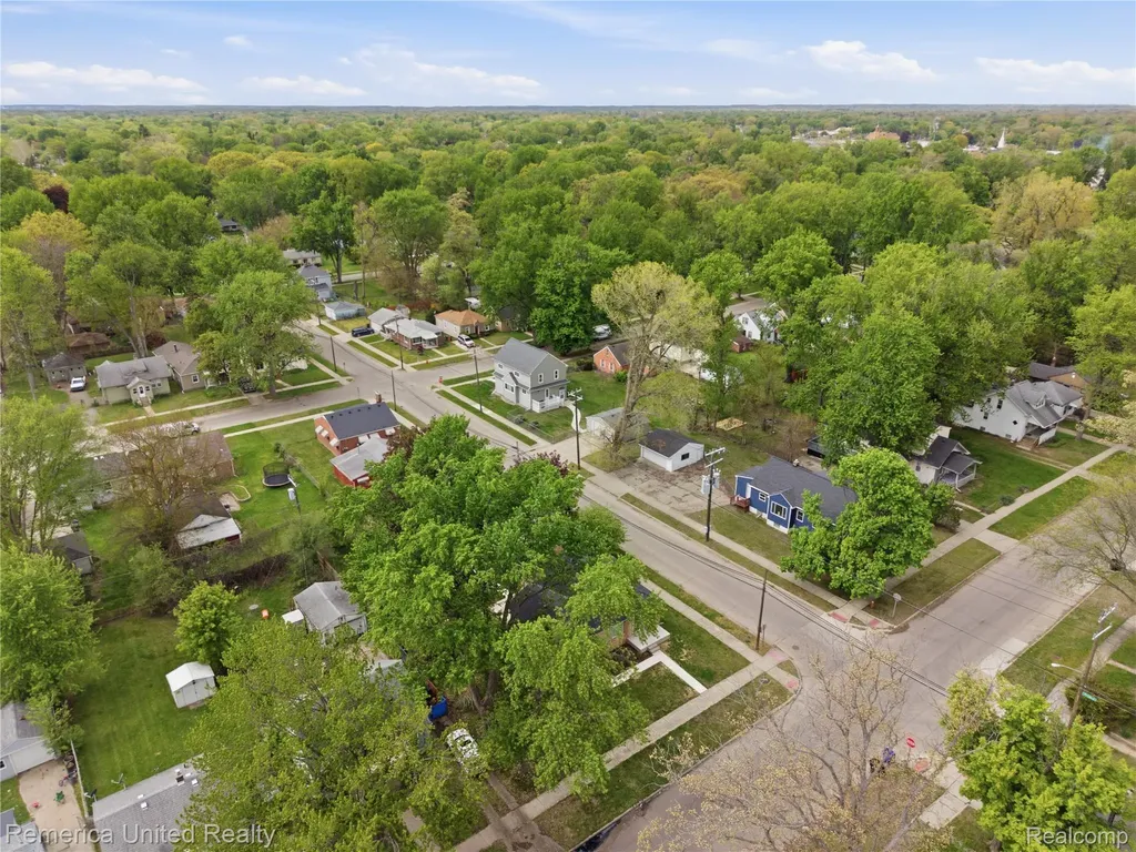 18315 Five Points Street Redford Charter Township MI 48240