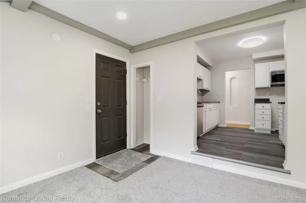 18315 Five Points Street Redford Charter Township MI 48240
