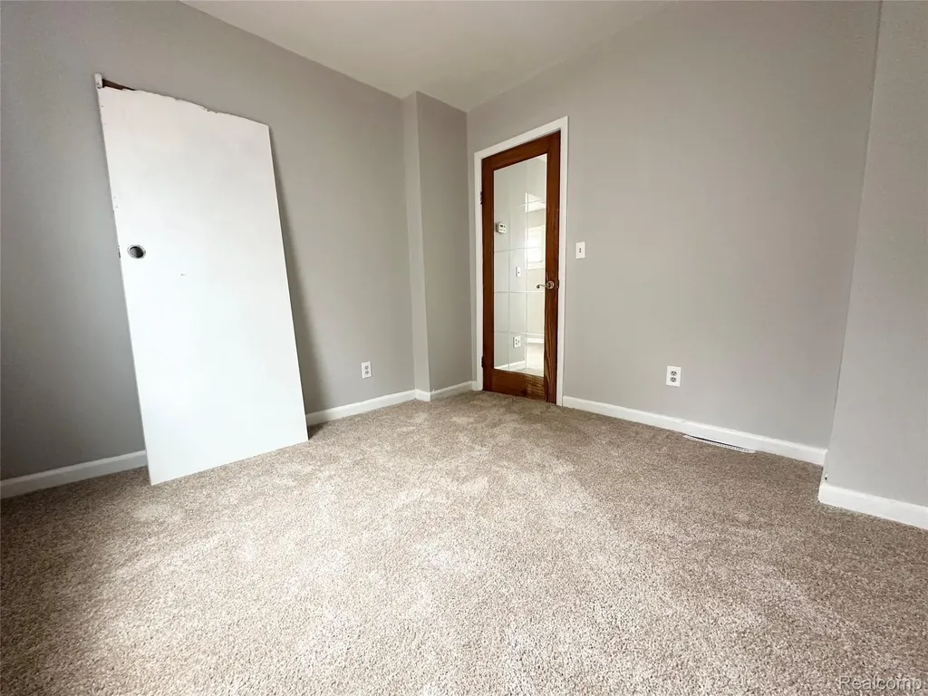 7027 Meadow Avenue Warren City MI 48091