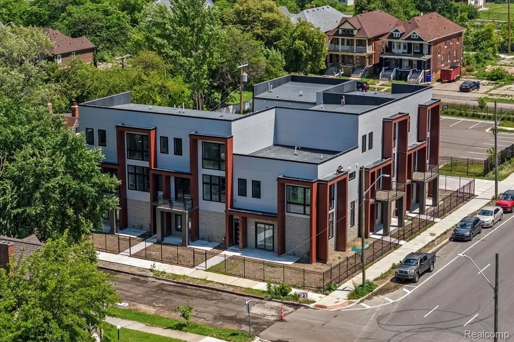 177 Gladstone Detroit City MI 48202