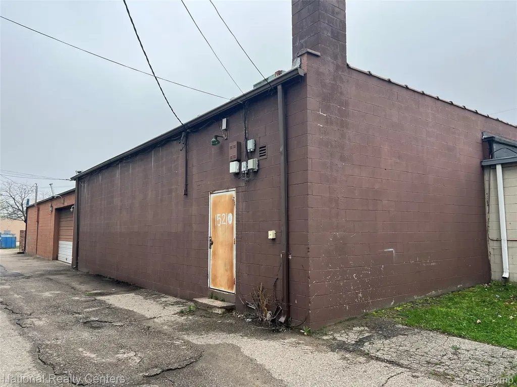 15210 Middlebelt Road Livonia City MI 48154